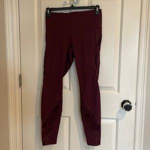 Lululemon leggings with Rose lace detailing size 10
